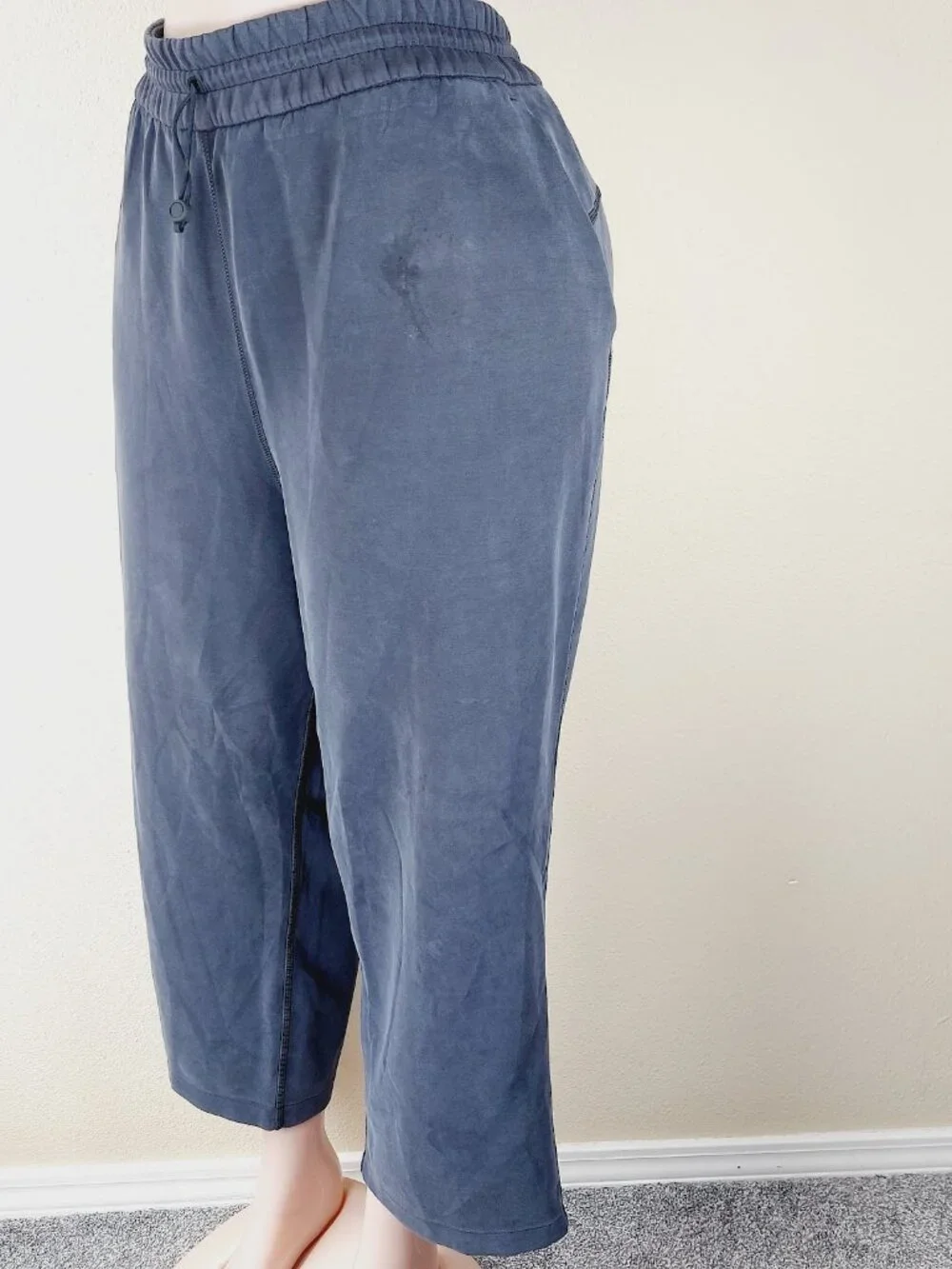 Lululemon Women's Black Softstreme High-Rise Pull-On Straight Crop Pants Size 18